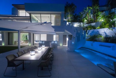 Brand-new-six-bedroom-villa-for-sale-with-sea-and-golf-views-Marbella-West-04-114-low
