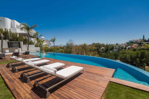 Brand-new-six-bedroom-villa-for-sale-with-sea-and-golf-views-Marbella-West-5004-low