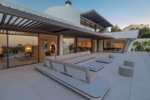 Brand-new-six-bedroom-villa-for-sale-with-sea-and-golf-views-Marbella-West-5484-low